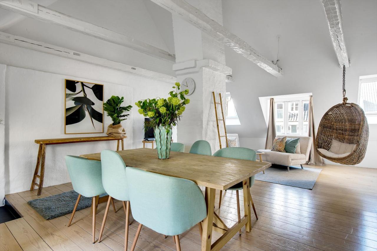 Sanders Main - Endearing Two-Bedroom Duplex Apartment With A Balcony Next To Magical Nyhavn โคเปนเฮเกน ภายนอก รูปภาพ