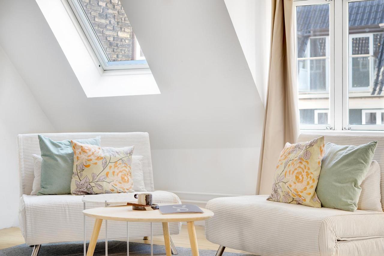 Sanders Main - Endearing Two-Bedroom Duplex Apartment With A Balcony Next To Magical Nyhavn โคเปนเฮเกน ภายนอก รูปภาพ