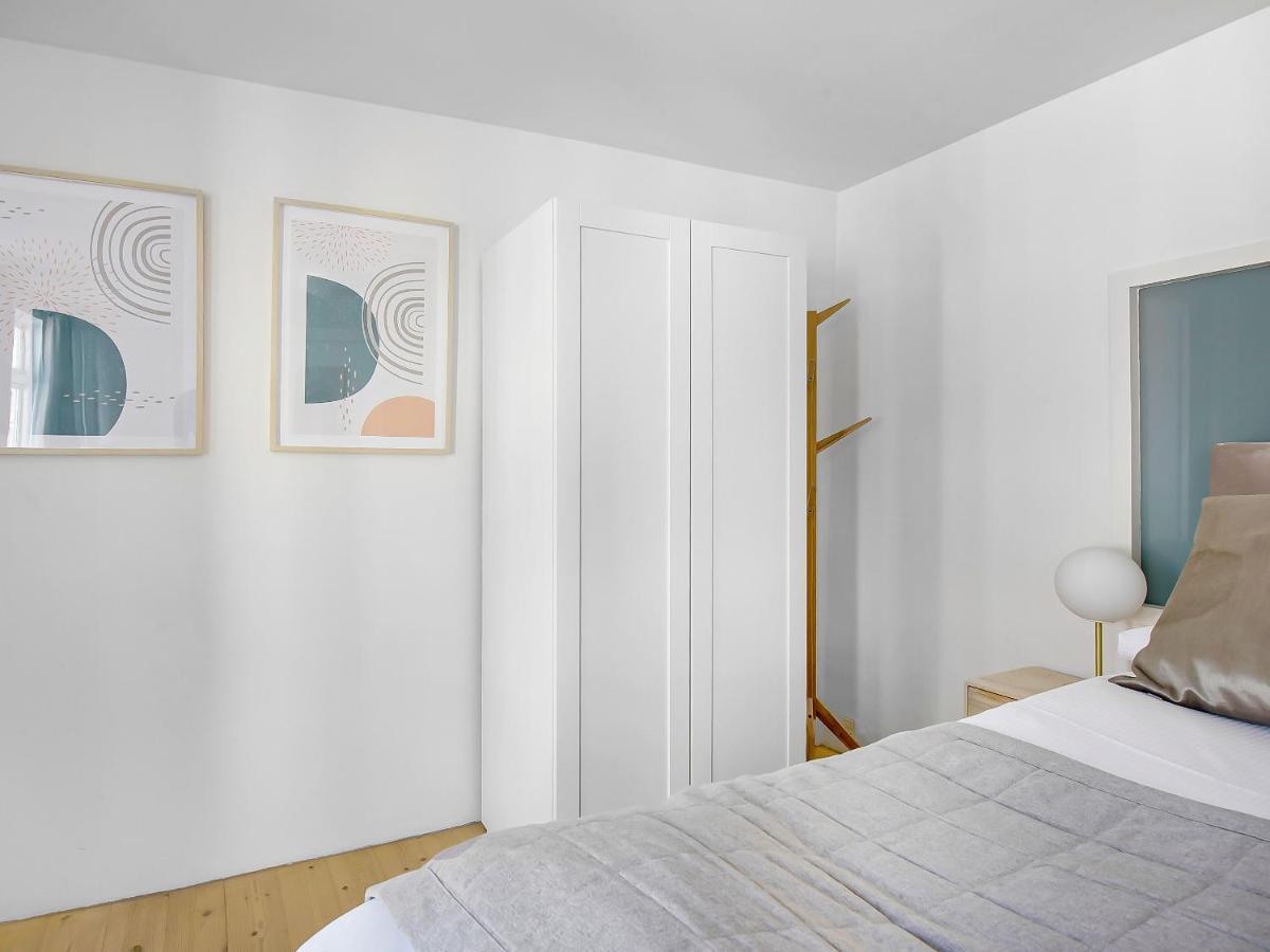 Sanders Main - Endearing Two-Bedroom Duplex Apartment With A Balcony Next To Magical Nyhavn โคเปนเฮเกน ภายนอก รูปภาพ